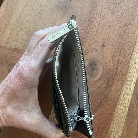 Michael Kors Sage Green Zip Card Holder - Picture 4 of 4